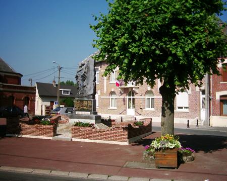 MONUMENT ET LA MAIRIE