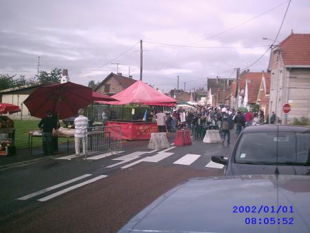 le debut de la brocante du  3e dimanche du moi d'aout 2007